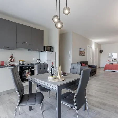 Living Apartment *