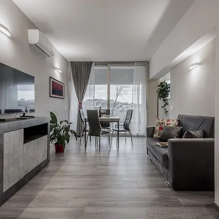 Living Apartment *